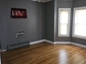 87 May St, Worcester, MA