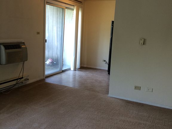 2nd image of 2905 Willow Ln APT B3