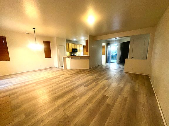 3rd image of 15783 Desert Rock St