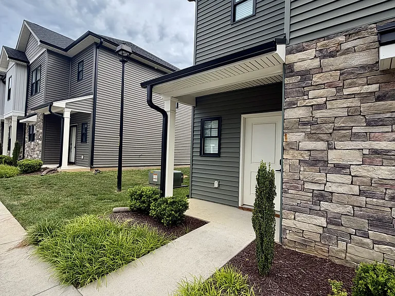 52 Cuddington Ln #1 — Photo 1