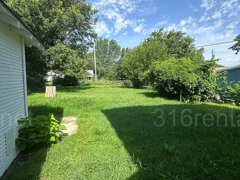 137 N Athenian Ave — Photo 18