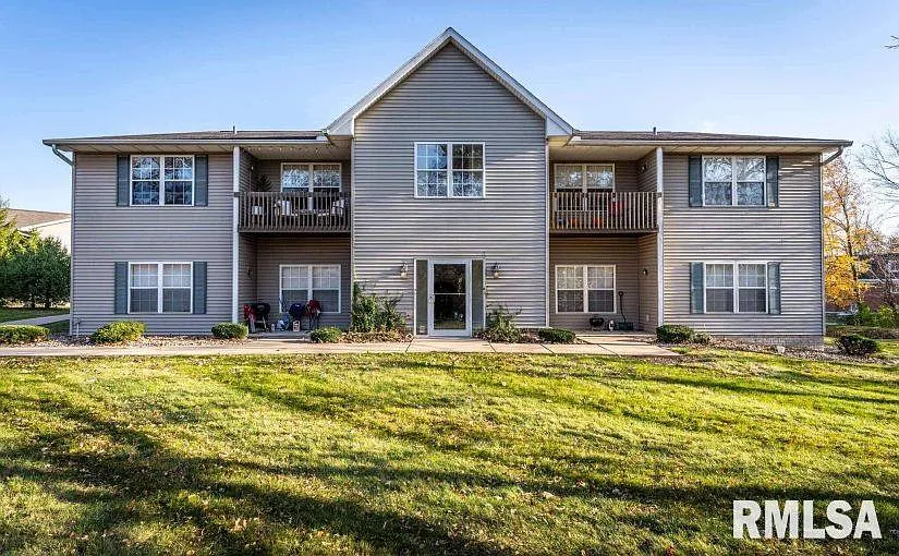 1327 W Covington Ct