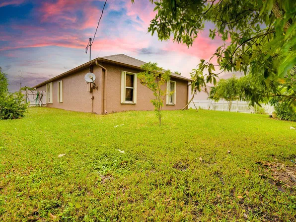 708 SE Lansdowne Avenue, Port St Lucie, FL 34983