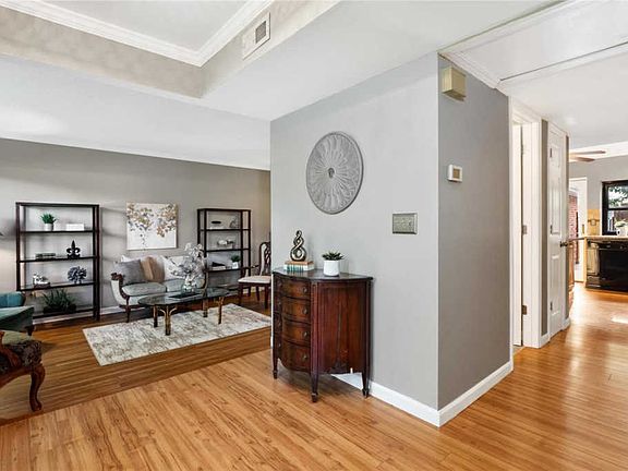 4th image of 780 Coalport Dr #105