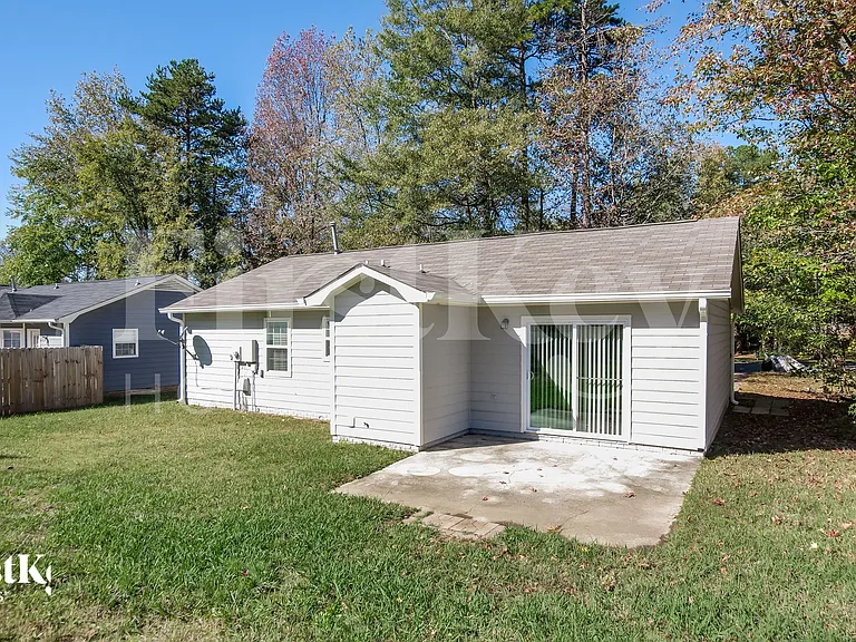 3204 Faircroft Way — Photo 18