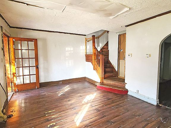 3rd image of 114-43 203rd St #1