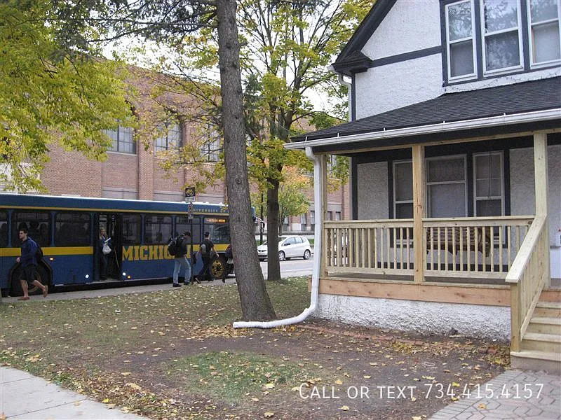 936 Mary (936 Mary St) — Photo 2