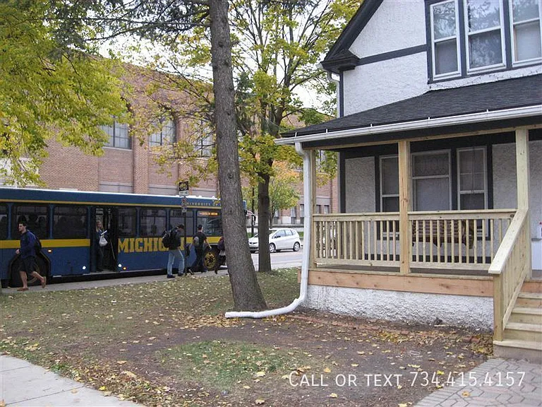 936 Mary St — Photo 2