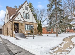942 Forest Ave, Deerfield, IL 60015