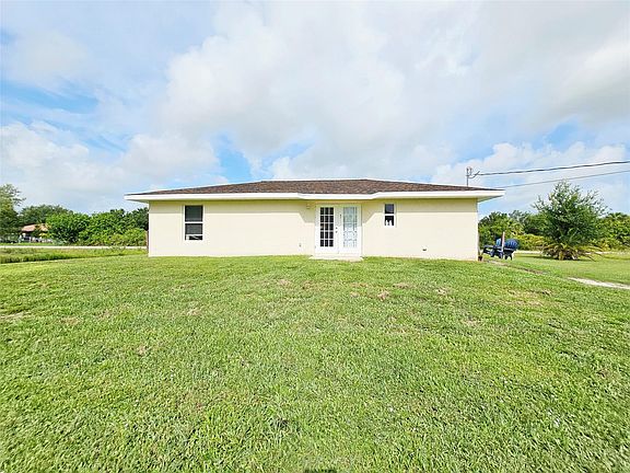4th image of 3934 NW 26th Avenue