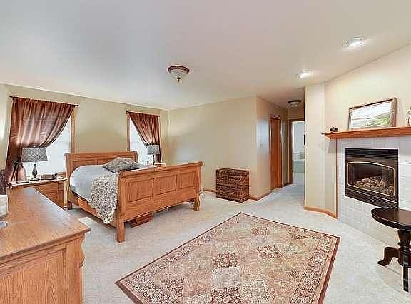 4th image of 617 Aspen Ave