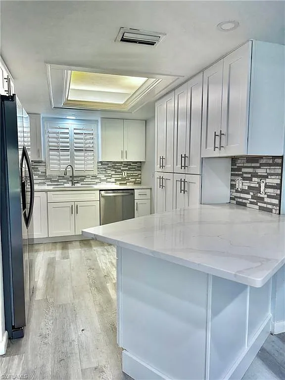 2 bed, 2.0 bath, 1118 sqft, $1,800 — Photo 3