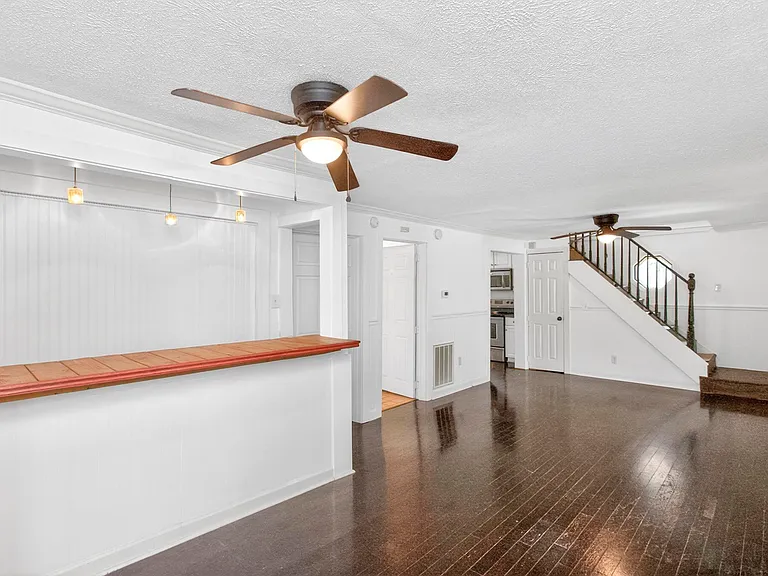 3008 Lakeshore Dr — Photo 6