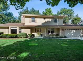 332 Beverly Rd, Barrington, IL 60010