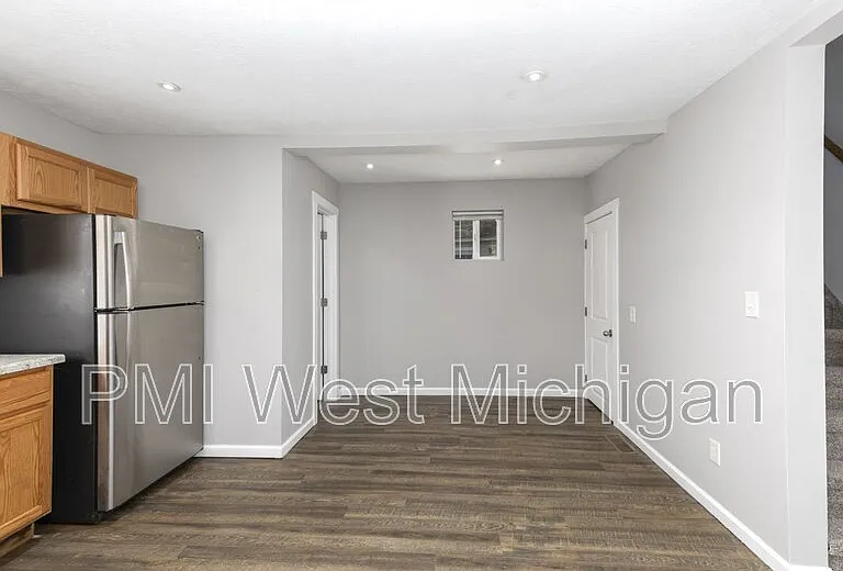 1038 3rd St NW — Photo 8