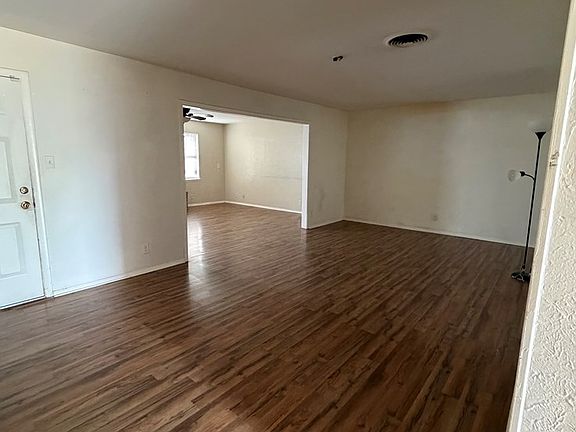 4th image of 420 E Shandon Ave