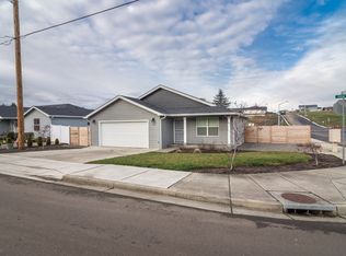 710 SE Tokay St, Winston, OR 97496