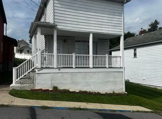 18 Charles St, Nanticoke, PA 18634