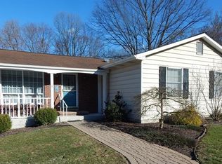 8 Berry Rd, Marlboro, NY 12542