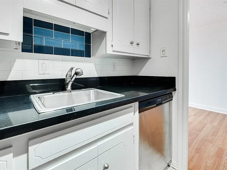 2229 Mimosa Dr #9 — Photo 6