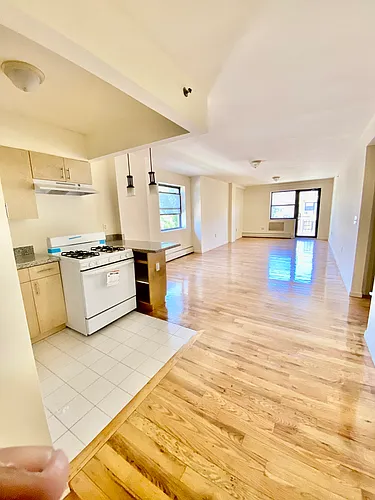 44 Hilton Ave Photo 1