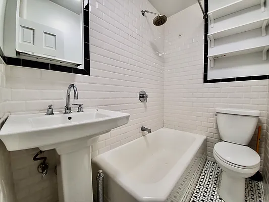 Rented by Julien Aractingi, LREB | media 9