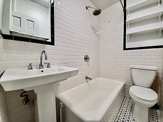 Rented by Julien Aractingi, LREB