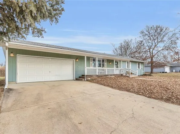 542 S Hayes St, Garnett, KS 66032