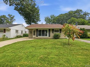 752 W Mapledale Ave, Hazel Park, MI 48030