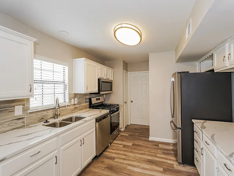232 Sunset Dr — Photo 7