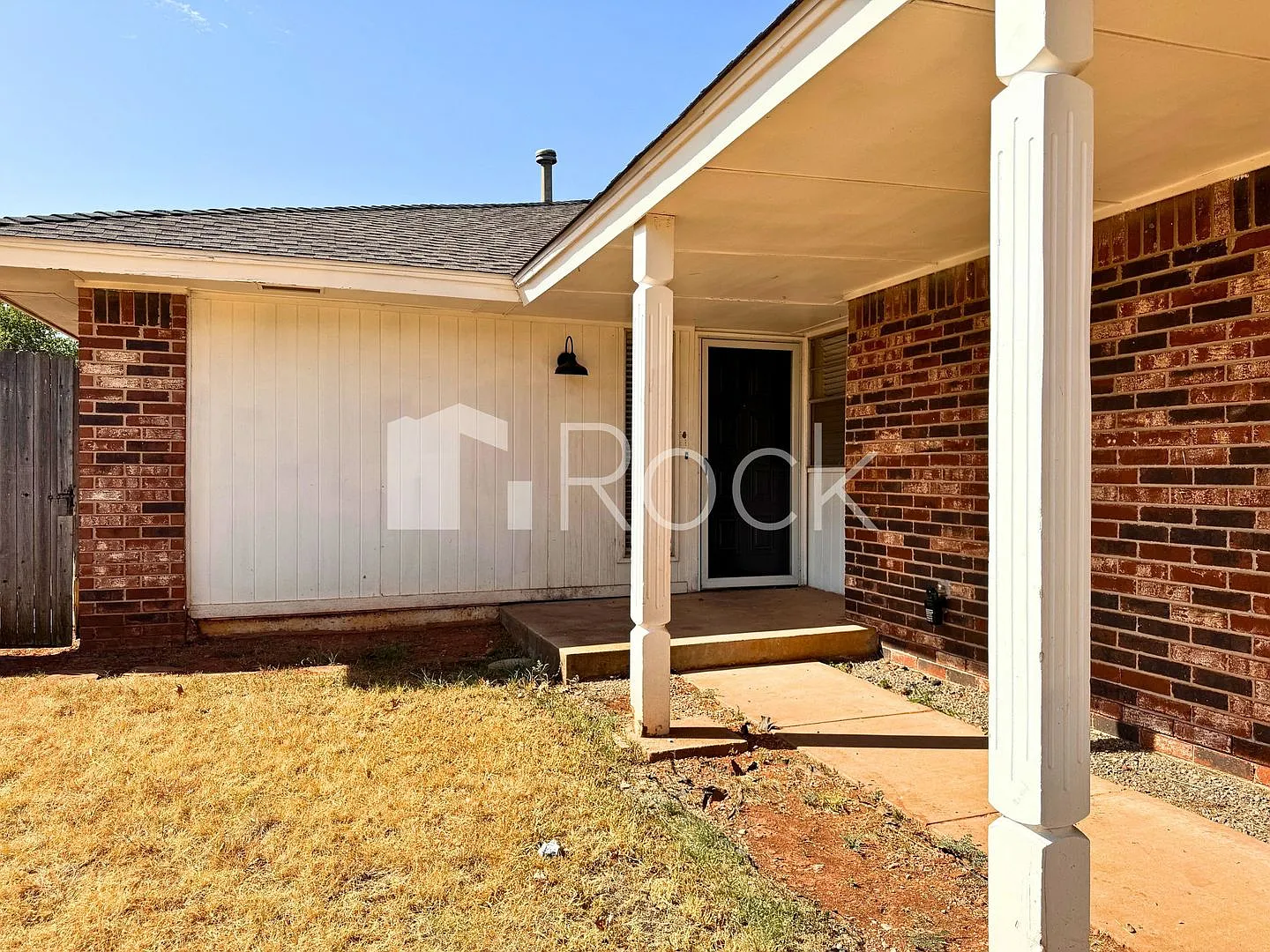 7024-26 Woodlake Duplex — Photo 2