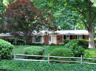 9114 Hamilton Dr, Fairfax, VA 22031