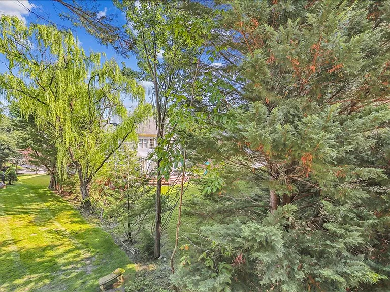 8931 Falls Farm Dr — Photo 18