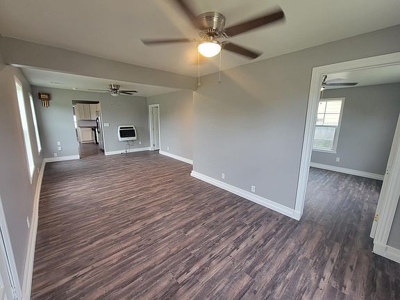 3rd image of 1120 N Peters Ave