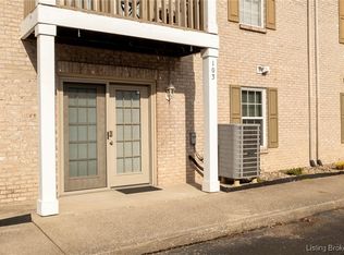 103 Colonial Club Dr, New Albany, IN 47150