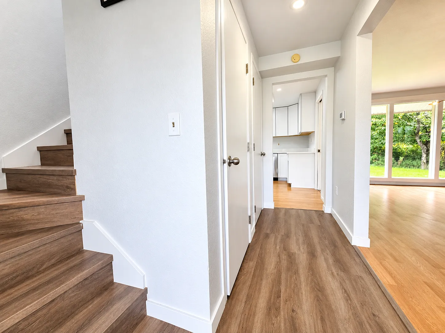 3 bed, 2.5 bath, 1735 sqft, $3,295 — Photo 4