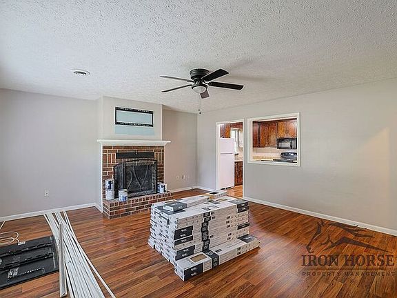 4th image of 229 N Burson Ave #A