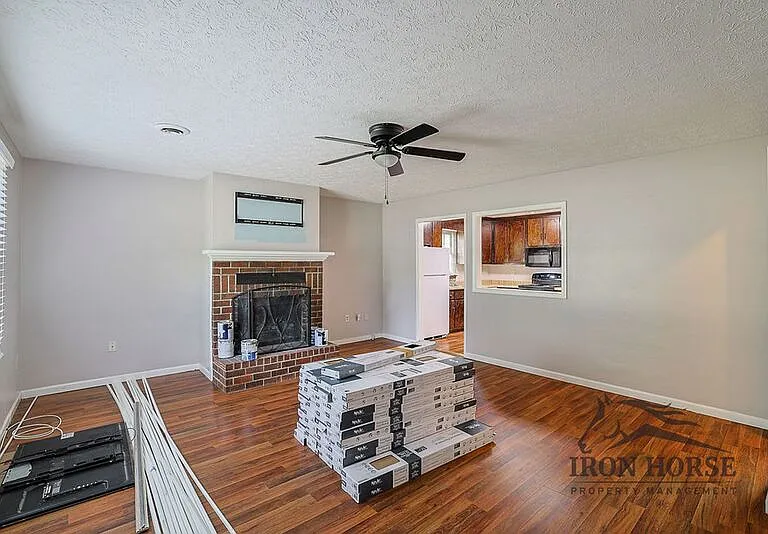 229 N Burson Ave #A — Photo 4