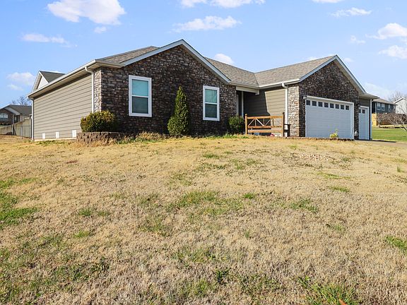 3rd image of 107 Boulder Drive