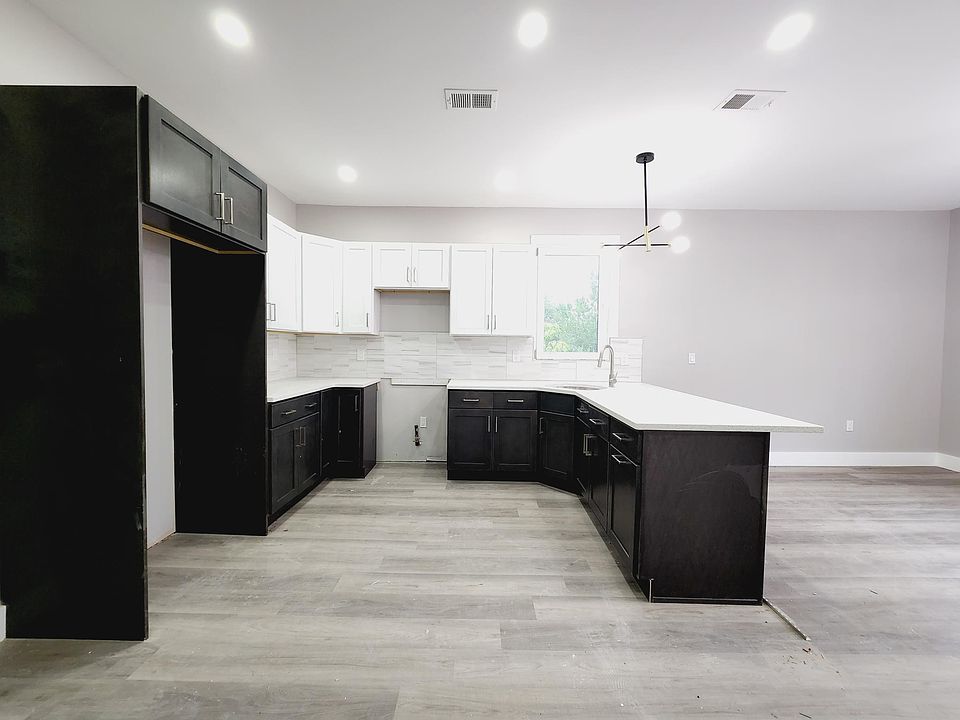 1st image of 254 22nd St #3