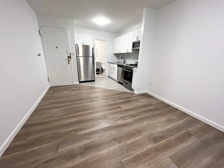 320 E 6th St #9R — Photo 5