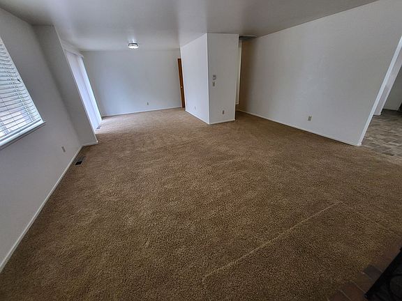5th image of 1704 Pyrenees St