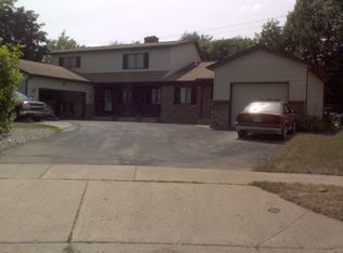 1210 Drexel Ct NE, Grand Rapids, MI 49505