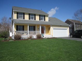 16 Lilac Ln, Portsmouth, RI 02871