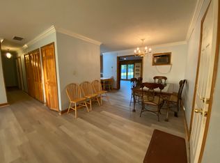 6 Stanworth Rd, Kendall Park, NJ 08824