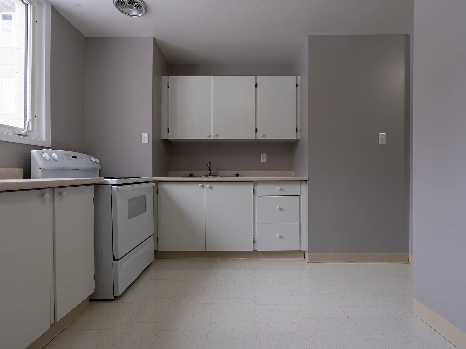 50 Shelley Drive — Photo 3