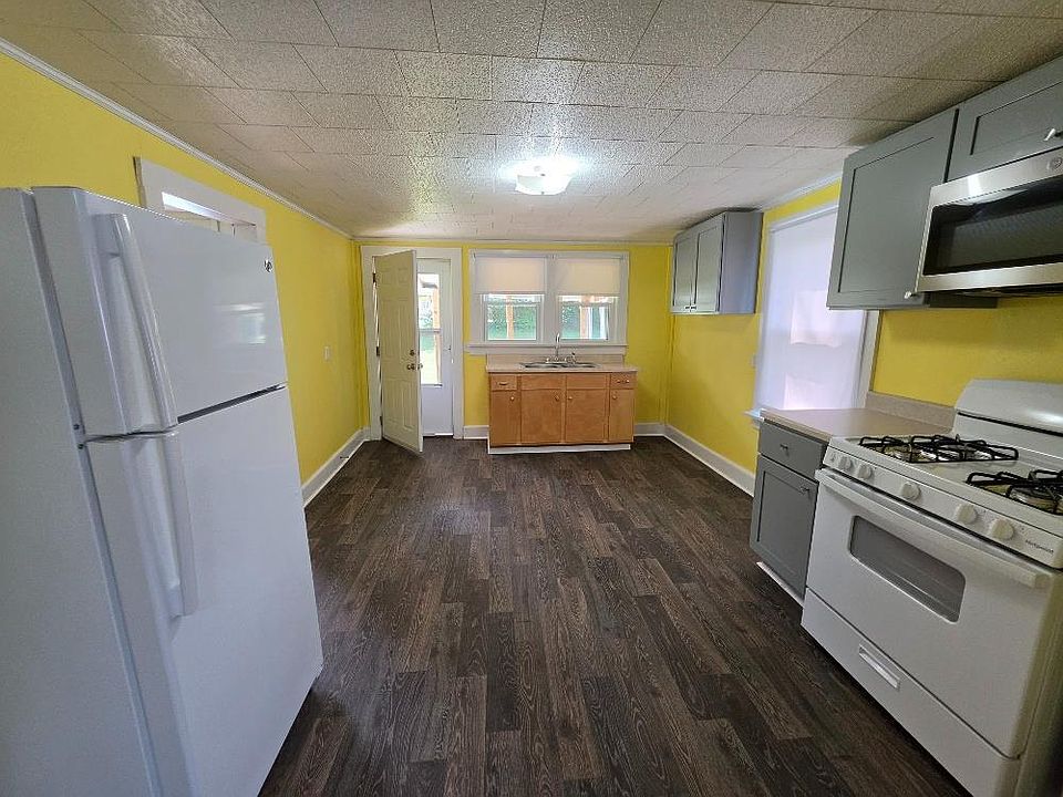 4th image of 236 Clyde St