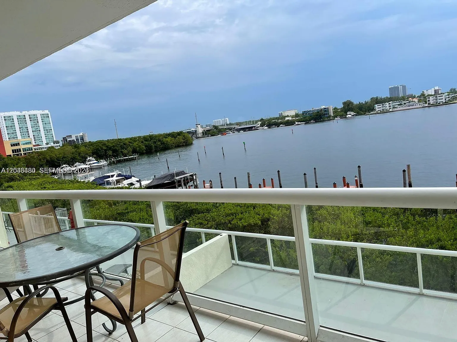 Golden Bay Club Condo — Photo 2