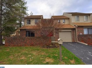 28 Knox Ct, Chesterbrook, PA 19087