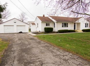 96 Telegraph Rd, Middleport, NY 14105